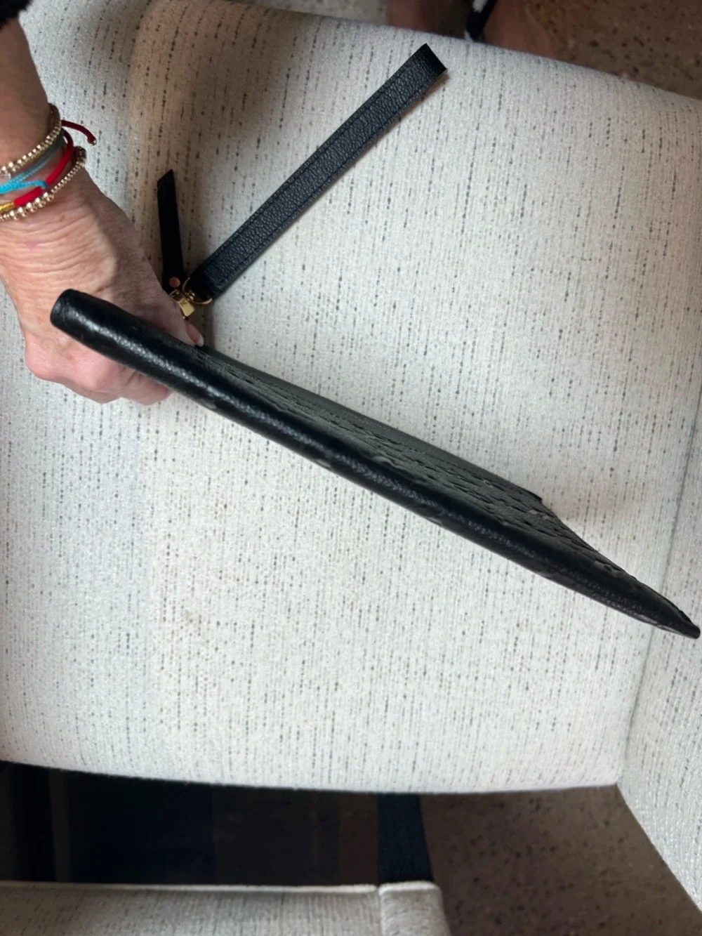 Louis Vuitton Melanie Pochette - Picture 11 of 16